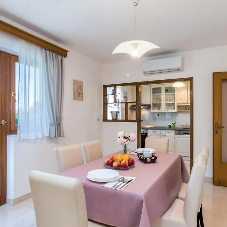 Poje By Interhome * Motovun